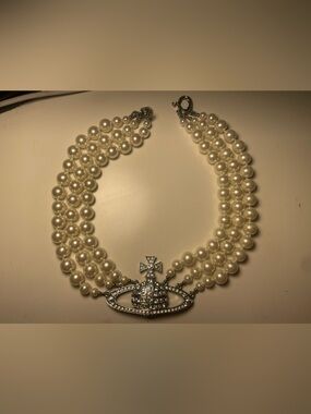 Vivienne Westwood Three Row Pearl Bas Relief Choker White and Silver